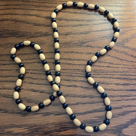 Vintage Wood Bead Necklace - Picture 4 of 4